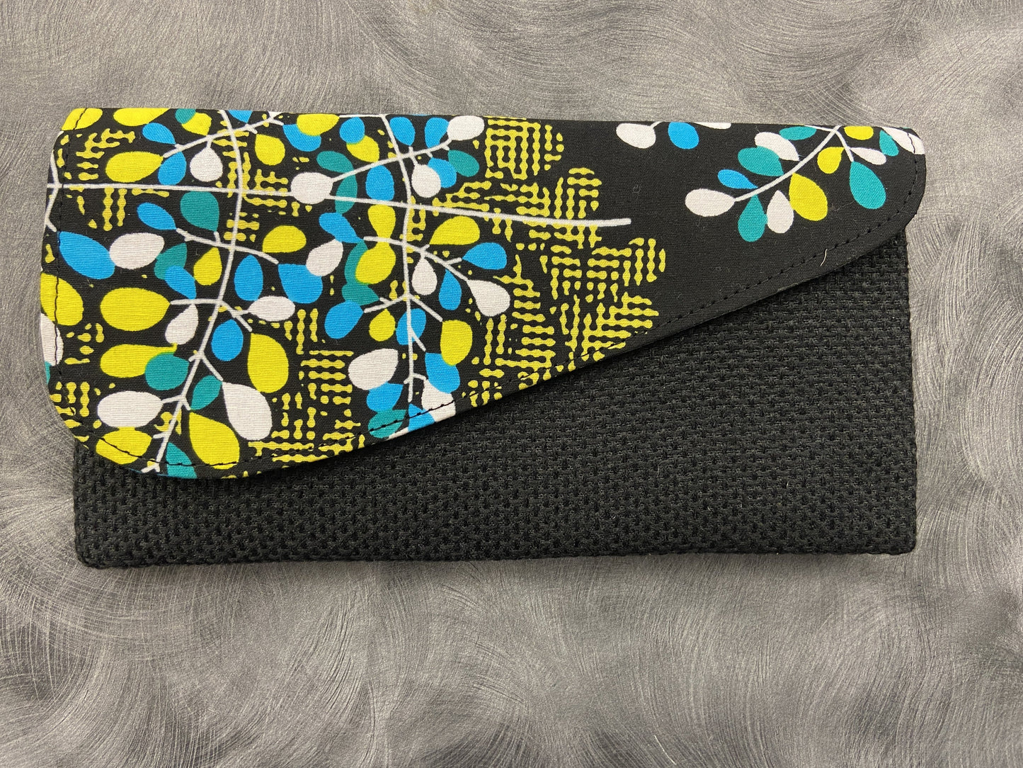 Diaspora Diva Clutch – Your Passport to Bold Evenings